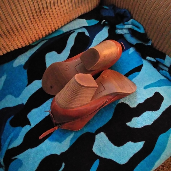 Brown Booties - Picture 4 of 4